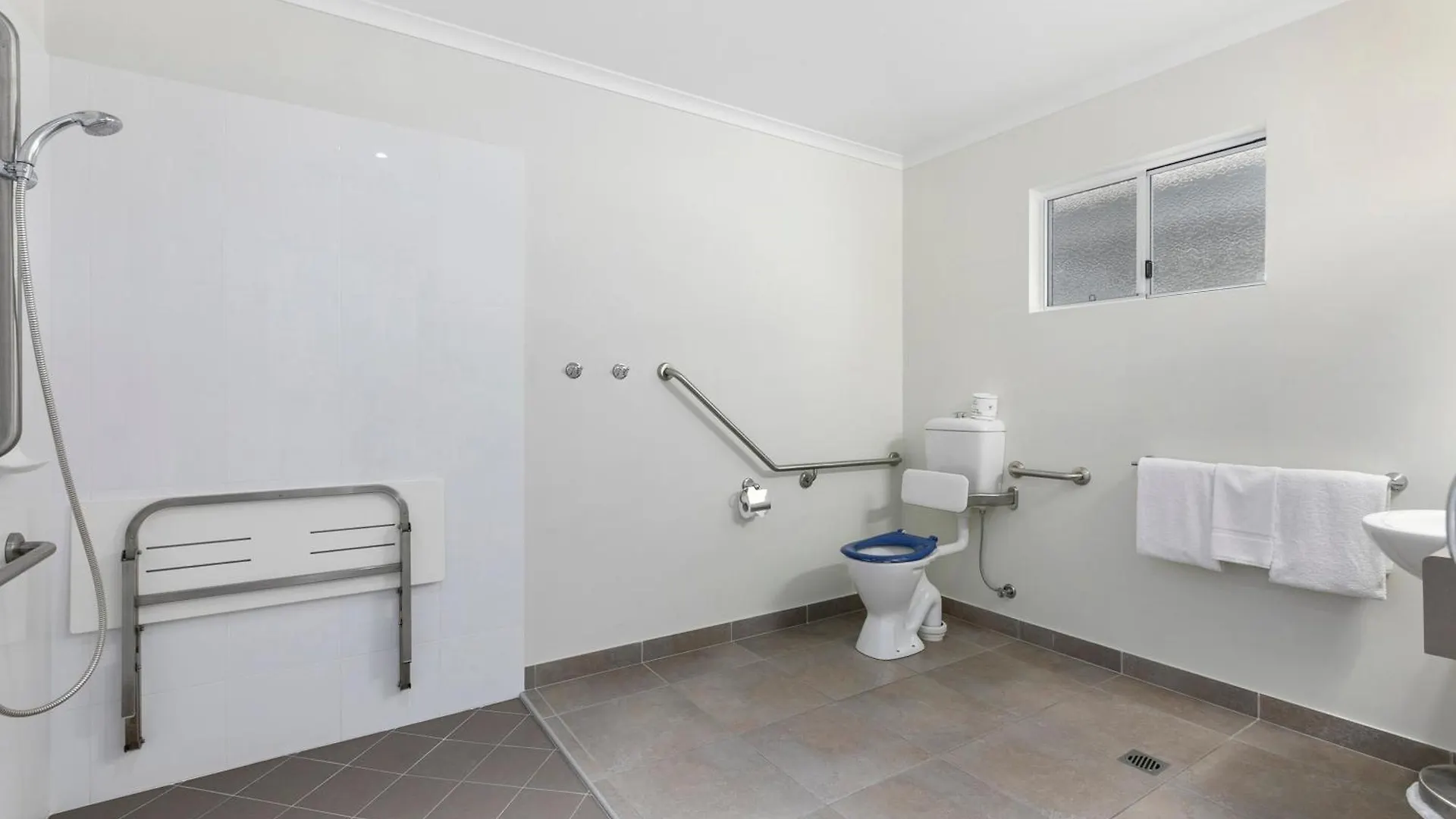 ***  Beachside Boutique Motel Mackay Australia